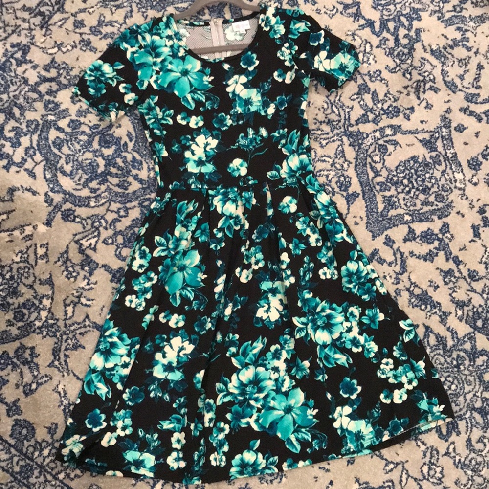 LuLaRoe Amelia Size Small